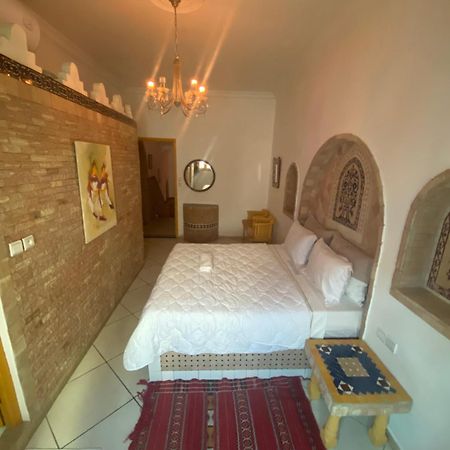Hotel Pasta Plaza à Assilah Extérieur photo