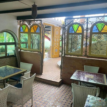 Hotel Pasta Plaza à Assilah Extérieur photo
