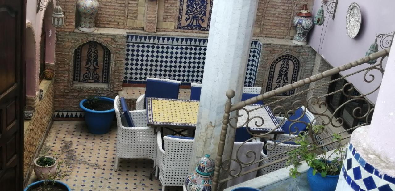 Hotel Pasta Plaza à Assilah Extérieur photo
