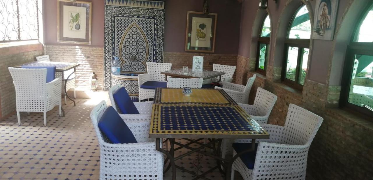 Hotel Pasta Plaza à Assilah Extérieur photo