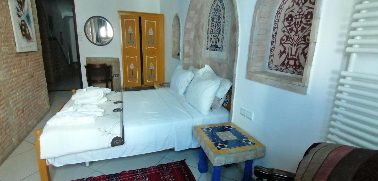 Hotel Pasta Plaza à Assilah Extérieur photo