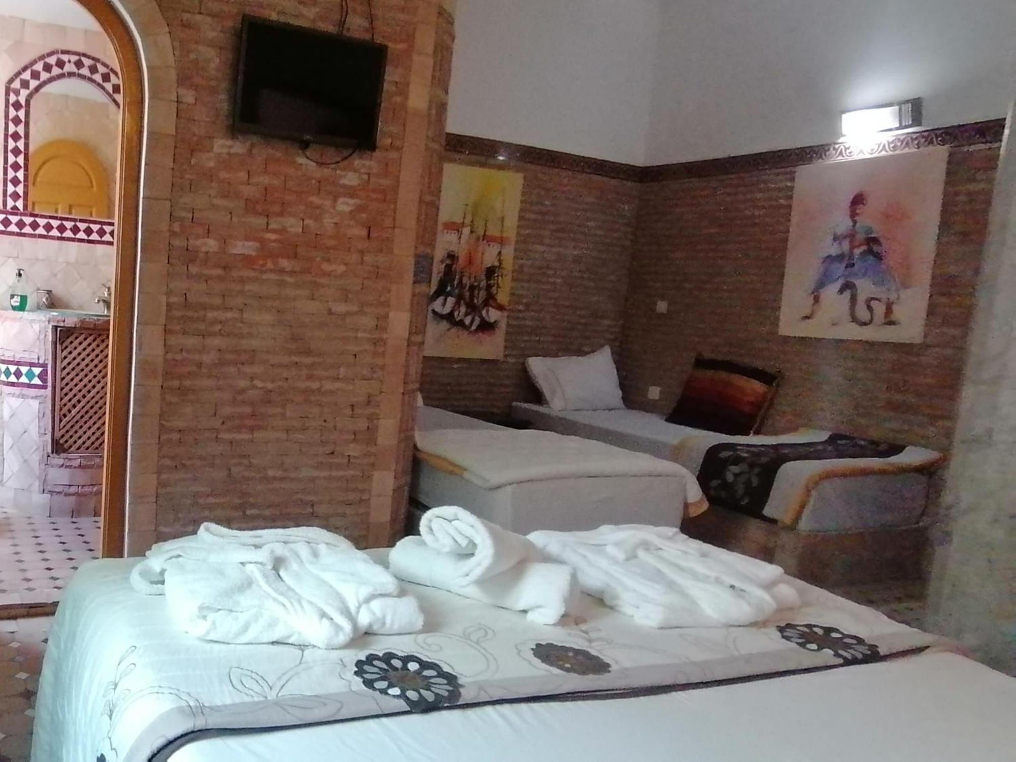 Hotel Pasta Plaza à Assilah Chambre photo