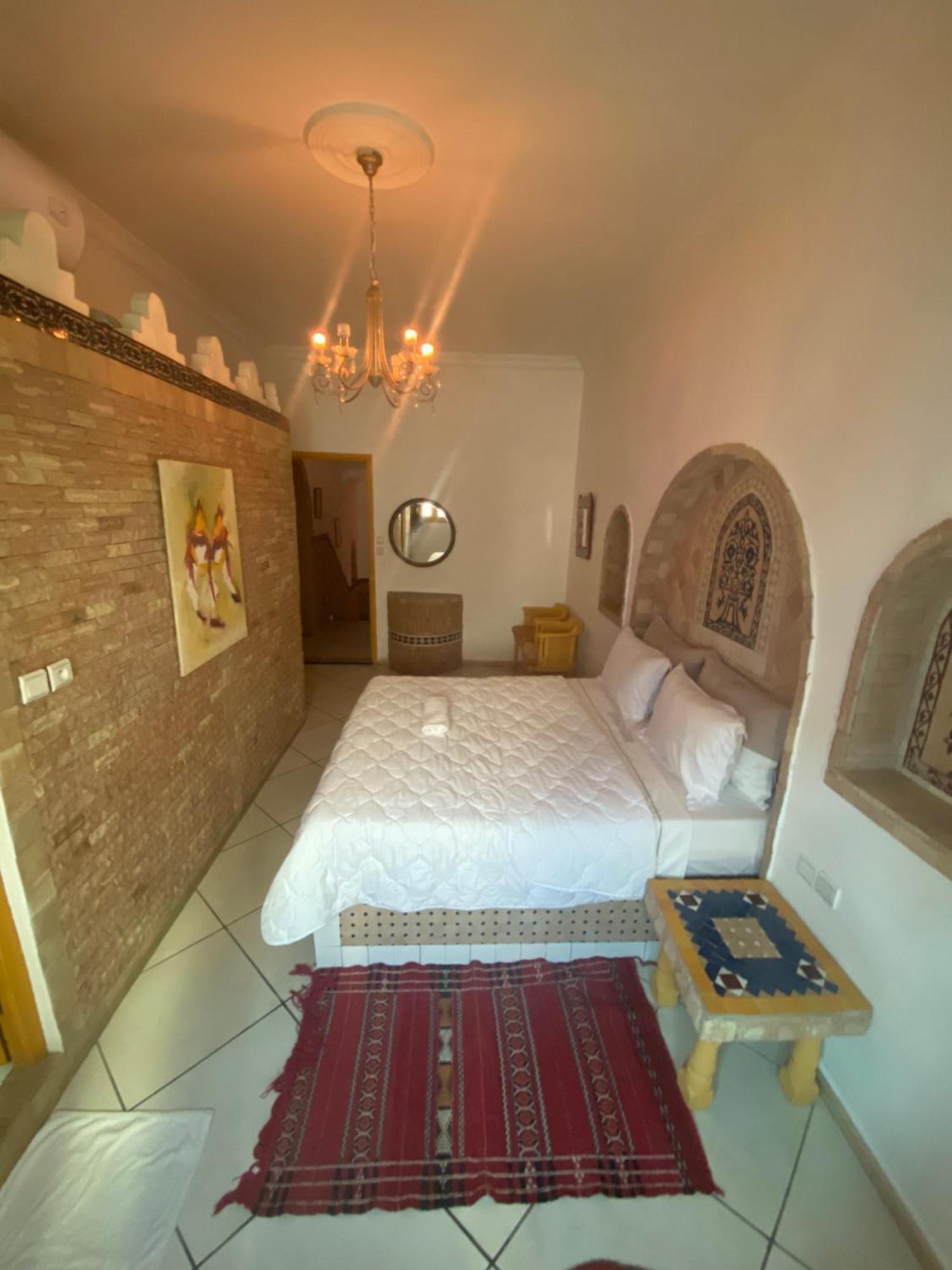 Hotel Pasta Plaza à Assilah Extérieur photo
