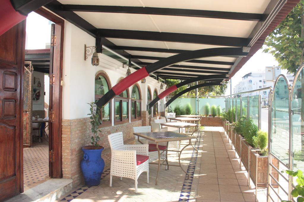Hotel Pasta Plaza à Assilah Extérieur photo