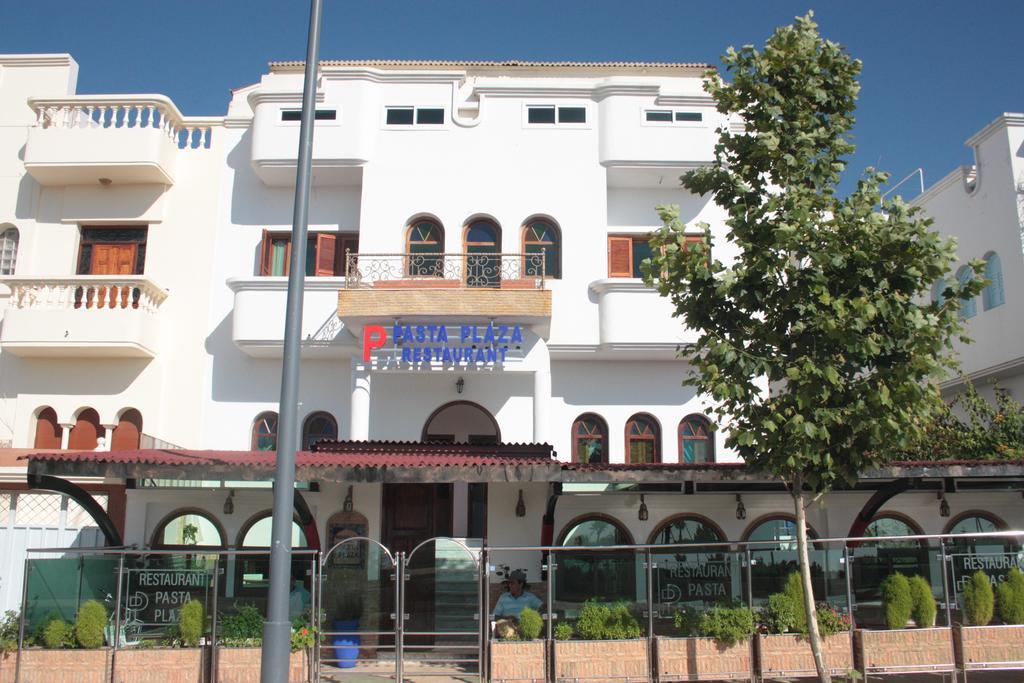 Hotel Pasta Plaza à Assilah Extérieur photo