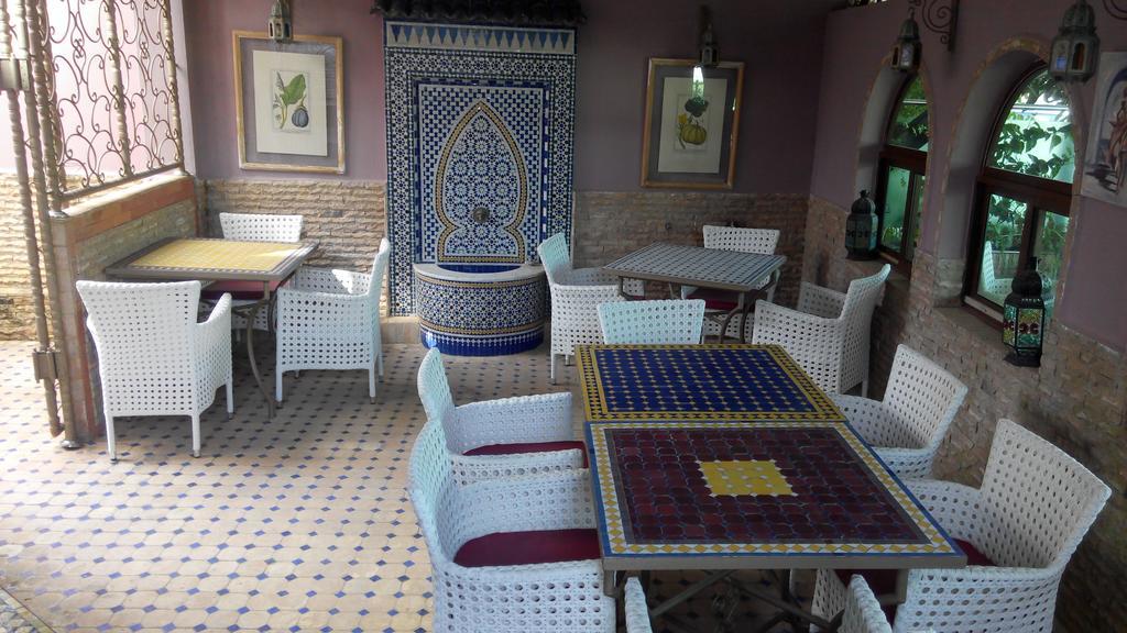 Hotel Pasta Plaza à Assilah Extérieur photo