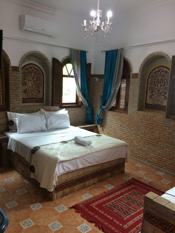 Hotel Pasta Plaza à Assilah Extérieur photo
