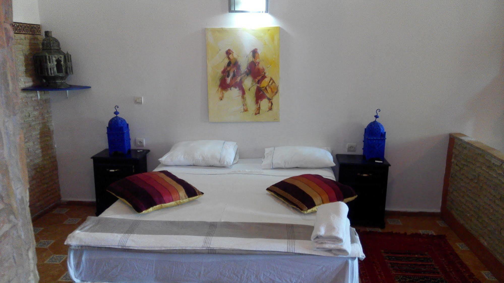 Hotel Pasta Plaza à Assilah Extérieur photo