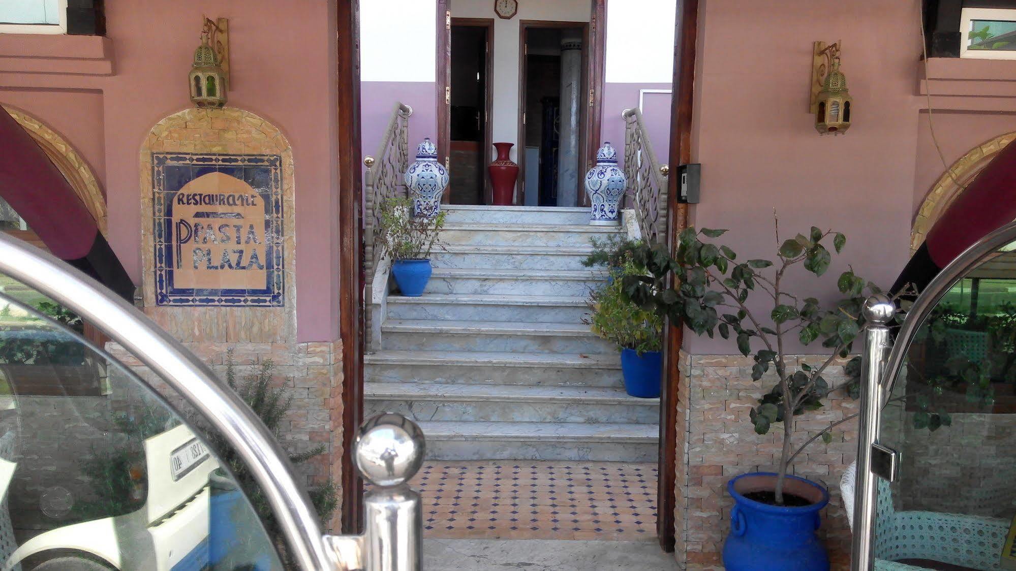 Hotel Pasta Plaza à Assilah Extérieur photo